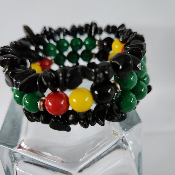 Hand Crafted Wrap Bracelet Juneteenth Black Red Yellow Green Med Memory Wire - Picture 11 of 11